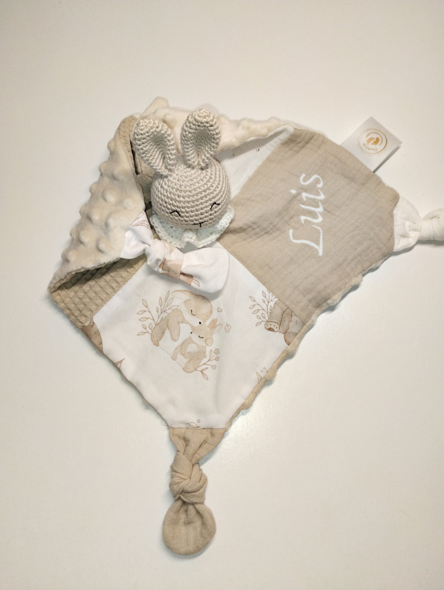 doudou d'éveil sensoriel lapin beige