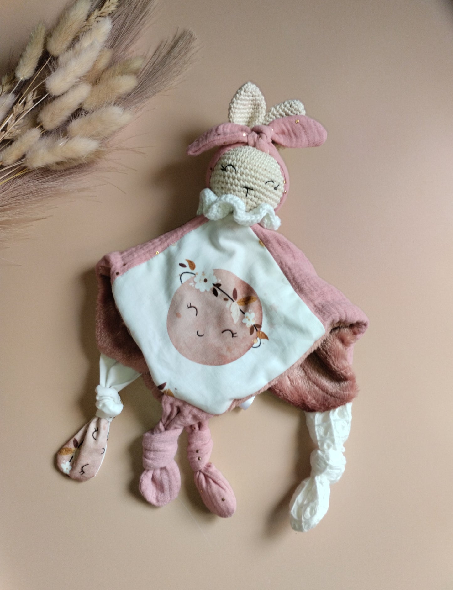 doudou d'éveil sensoriel lapinette vieux rose