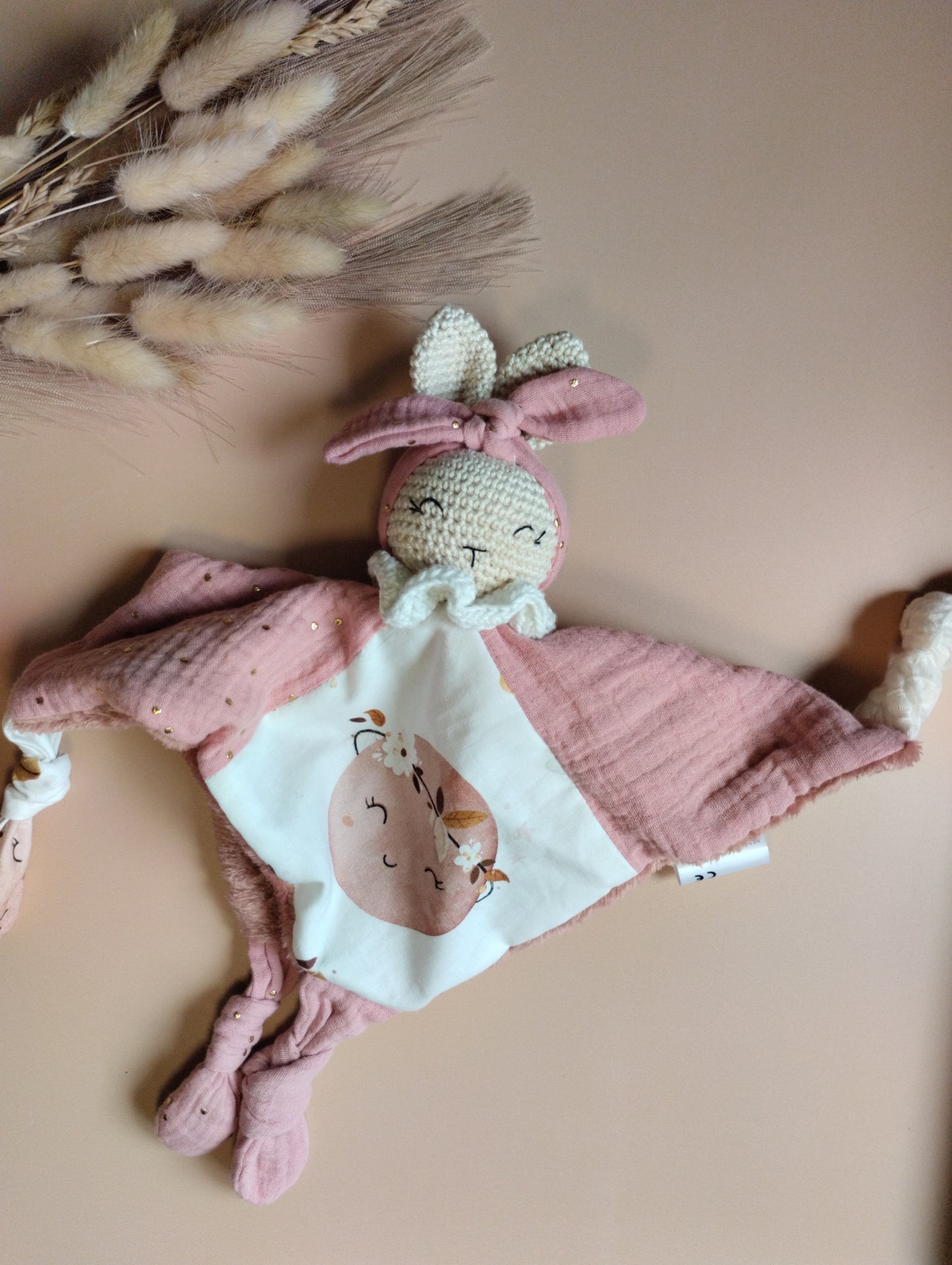 doudou d'éveil sensoriel lapinette vieux rose
