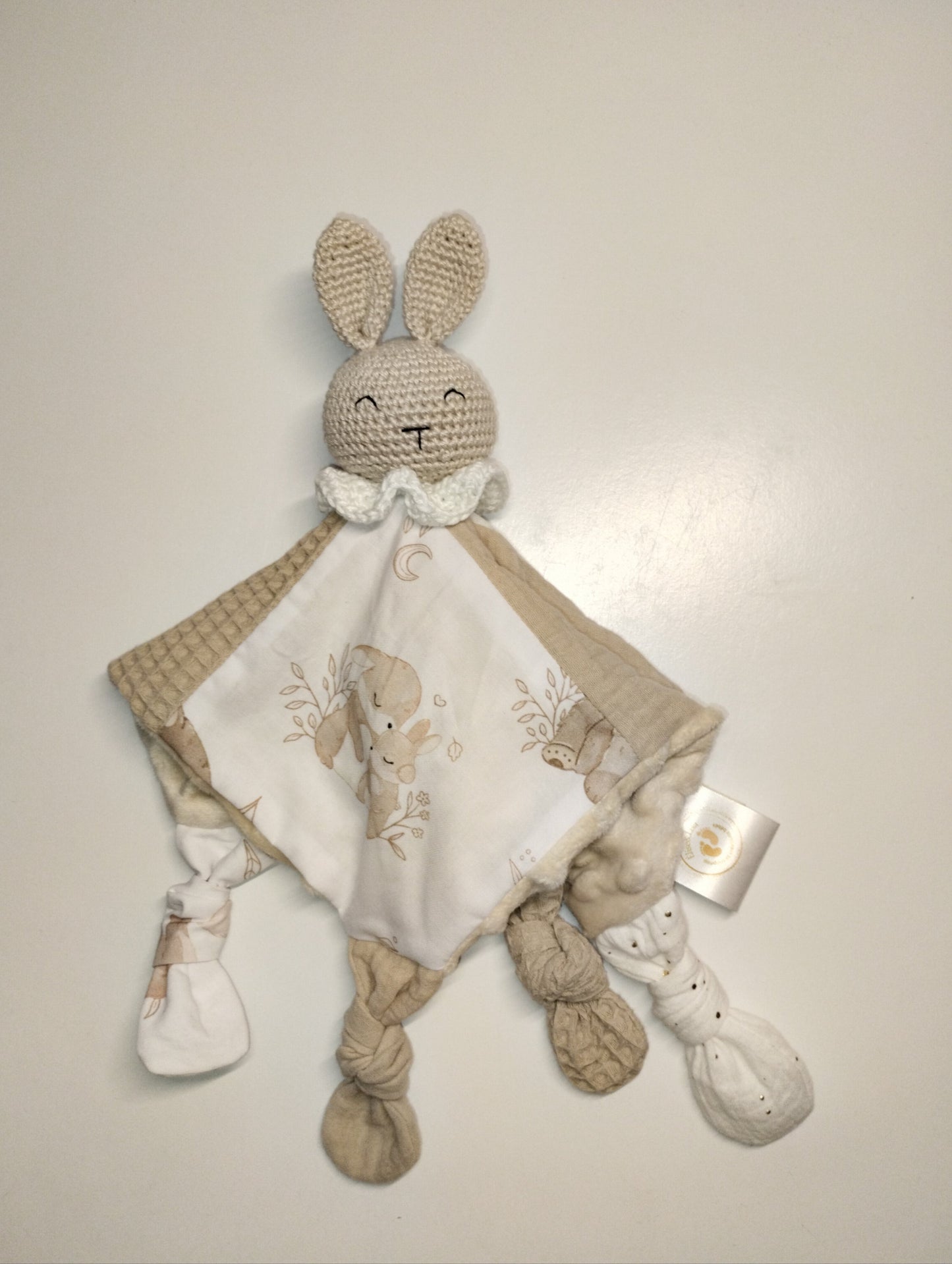 doudou d'éveil sensoriel lapin beige